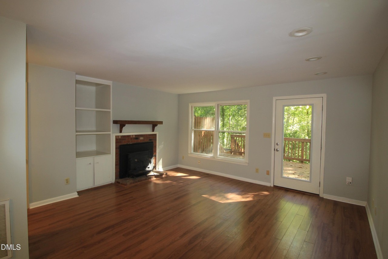 4000 Arckelton Dr - Photo 5 of 19