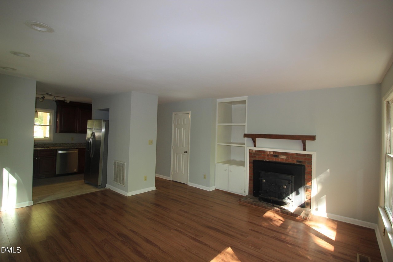 4000 Arckelton Dr - Photo 6 of 19