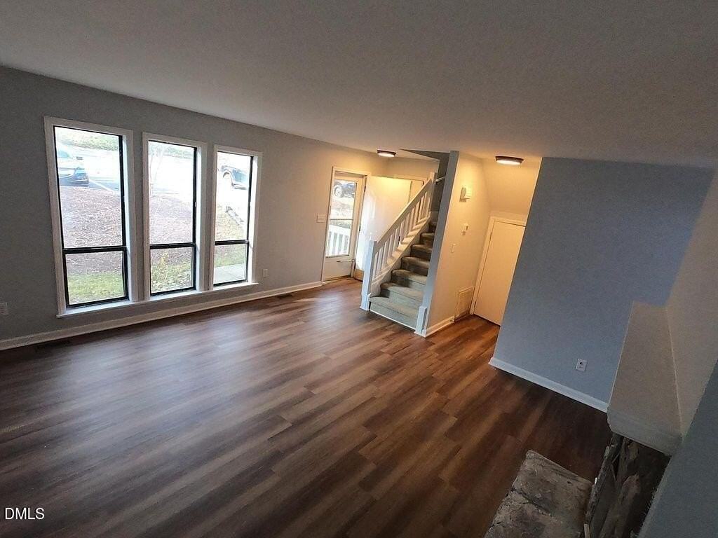 114 Jo Anne Cir - Photo 2 of 12