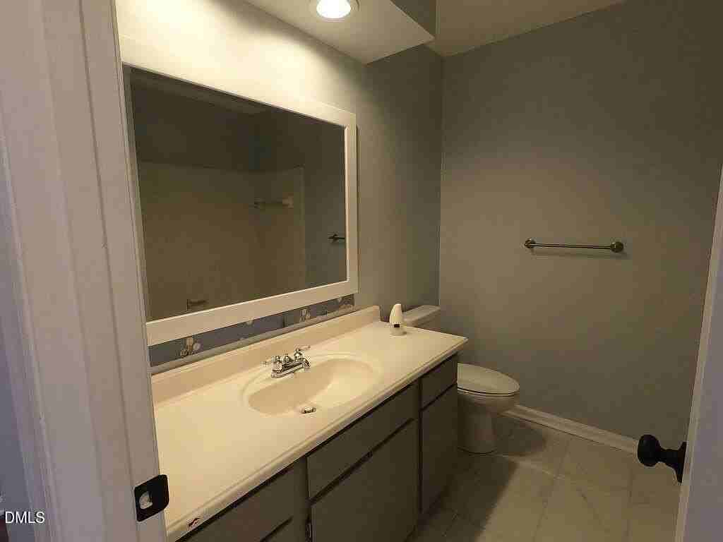 114 Jo Anne Cir - Photo 3 of 12