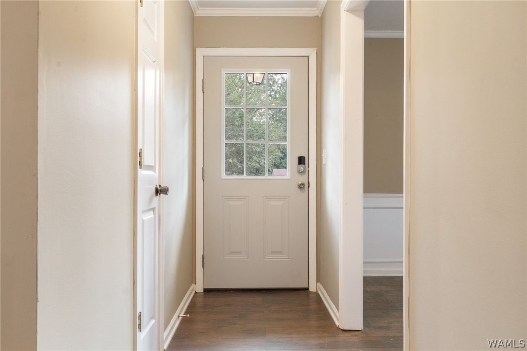 11410 Fairwood Ave - Photo 4 of 49