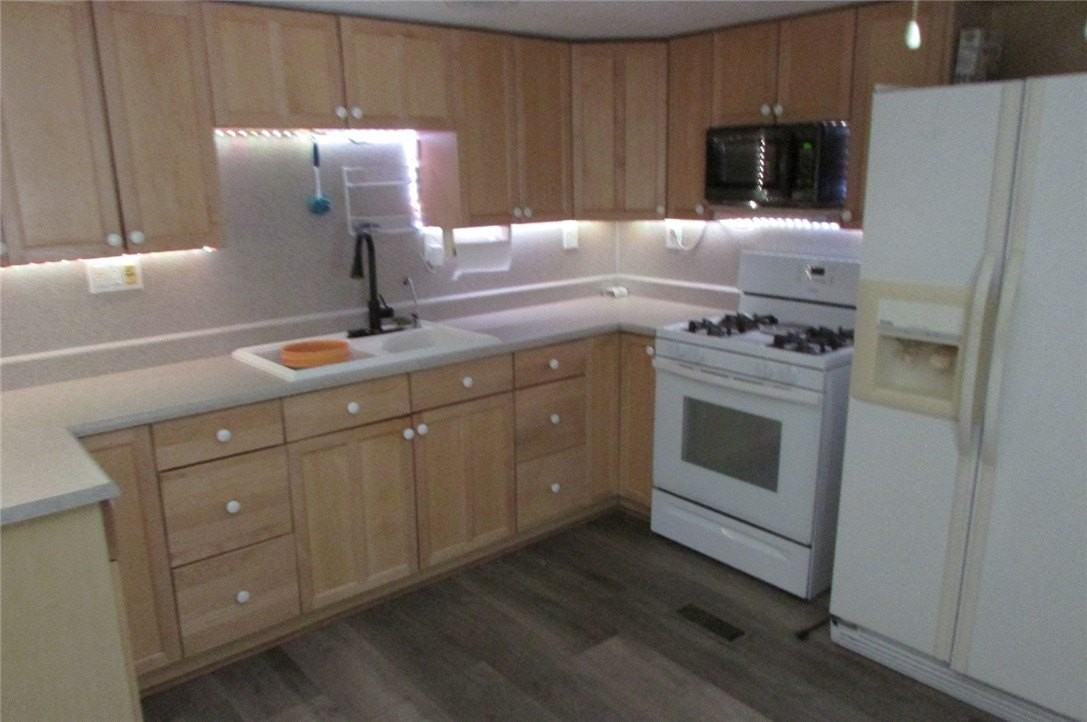 1940 Granada Dr - Photo 4 of 13