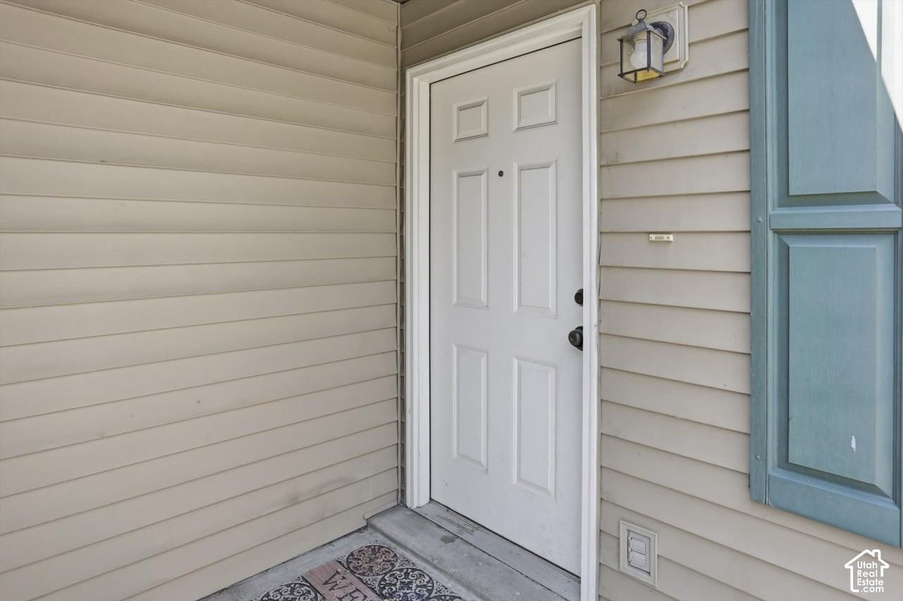 826 E 760 N - Photo 2 of 36