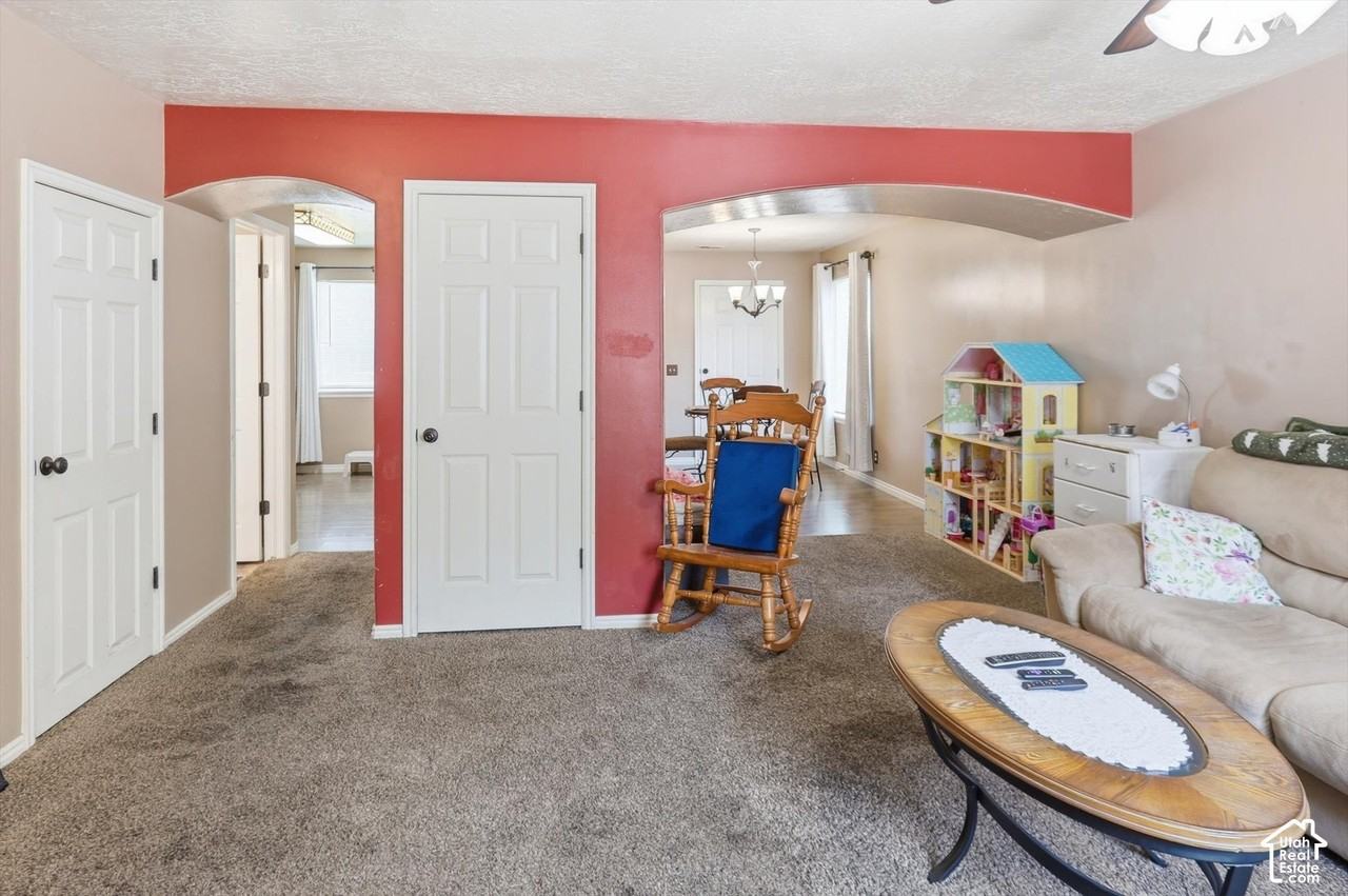 826 E 760 N - Photo 4 of 36