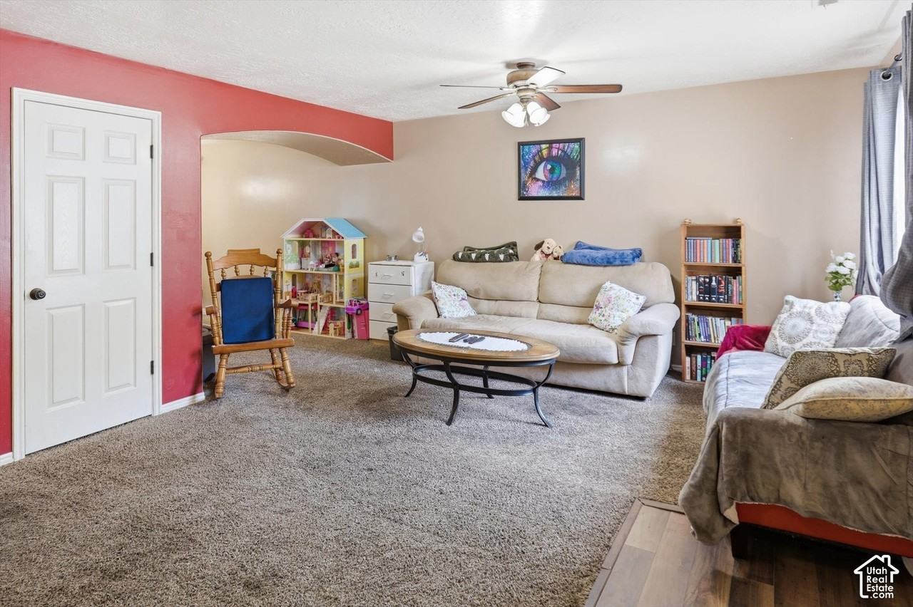 826 E 760 N - Photo 5 of 36