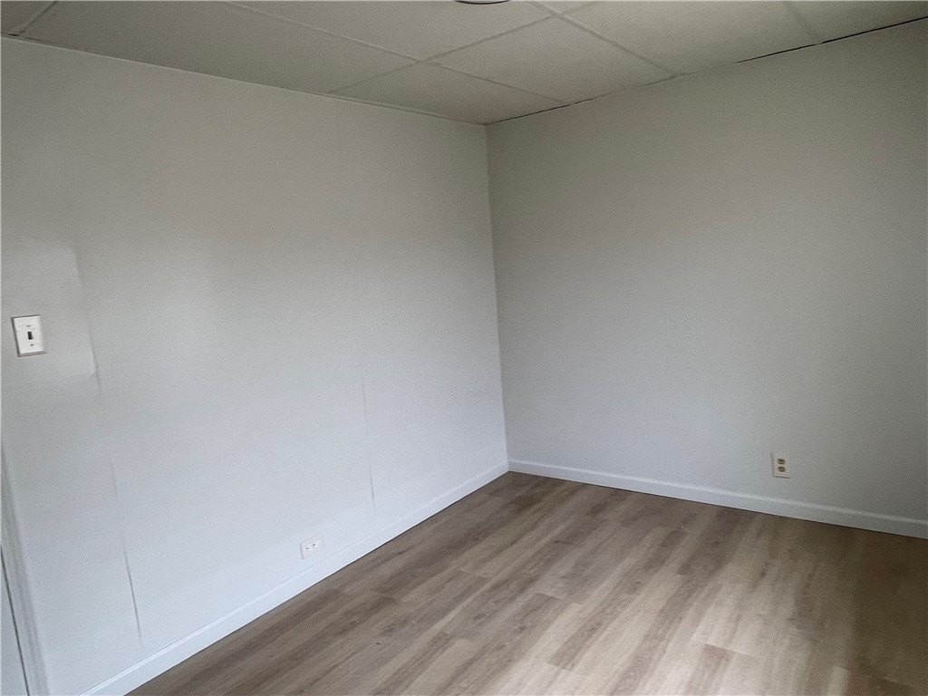 2645 Woodlawn Dr - Photo 3 of 11