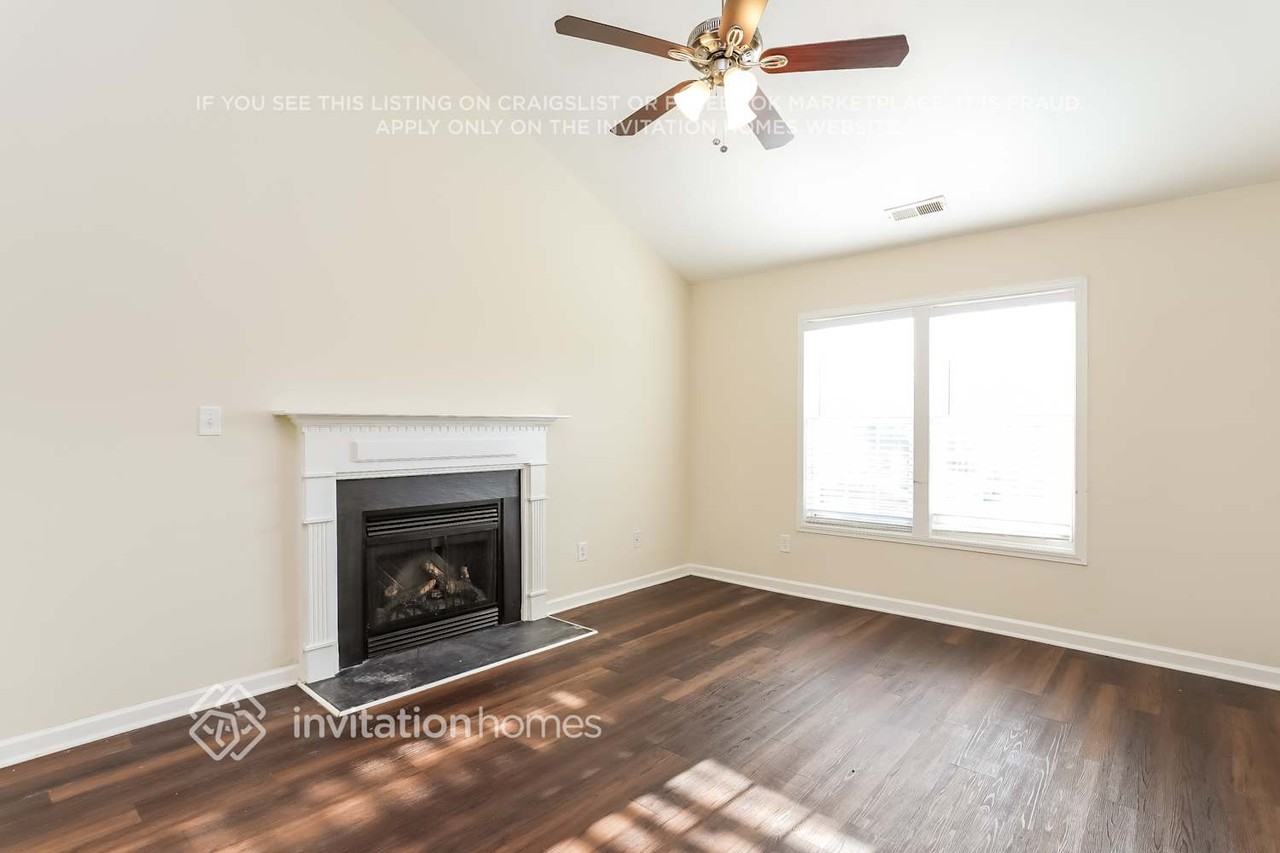 1273 Sweetgrass St - Photo 4 of 20
