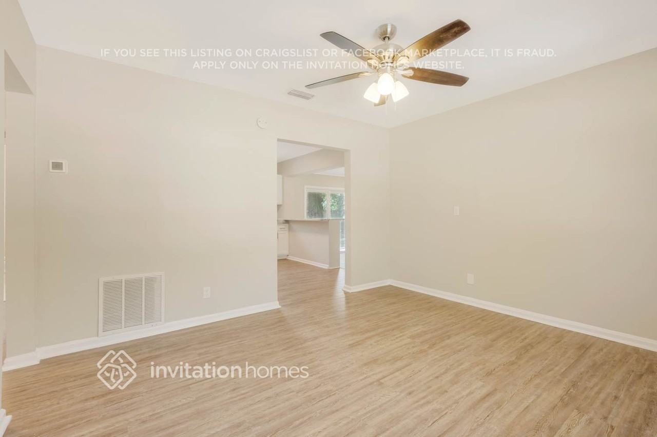 5220 Anchor Ave - Photo 5 of 26