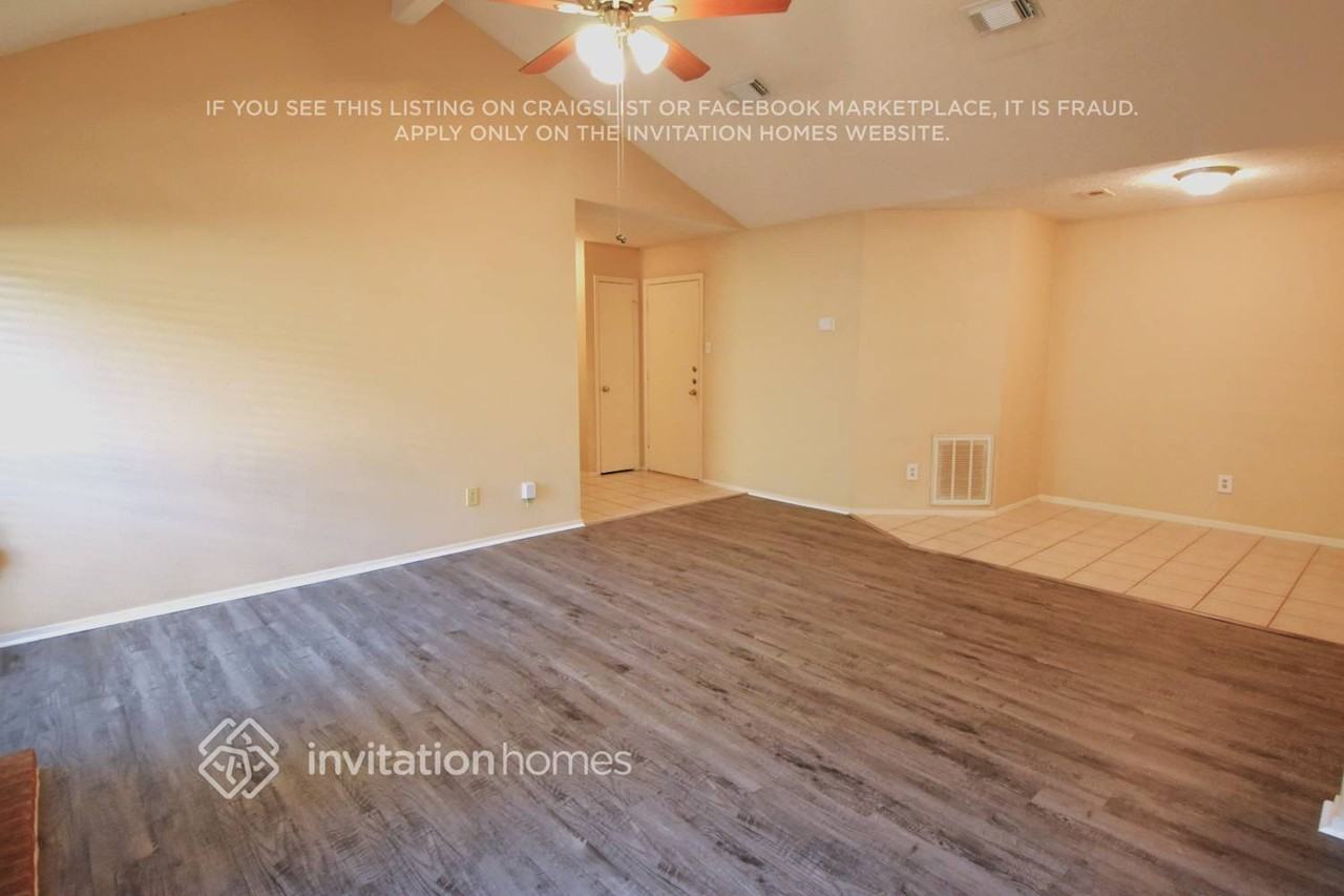 12047 Westwold Dr - Photo 4 of 16