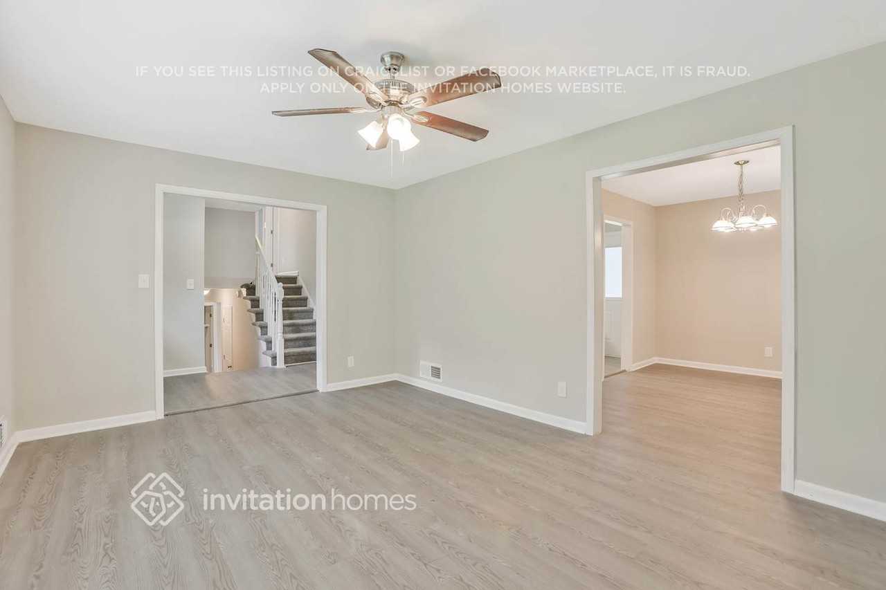 3664 Mecklinburg Pl - Photo 5 of 26