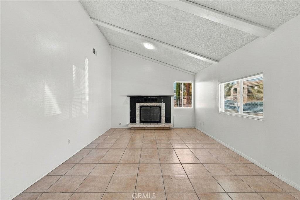 1204 E Avenue Q4 - Photo 3 of 46