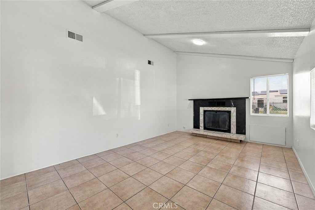 1204 E Avenue Q4 - Photo 4 of 46