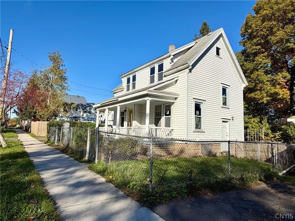 210 Grant Ave - Photo 4 of 26