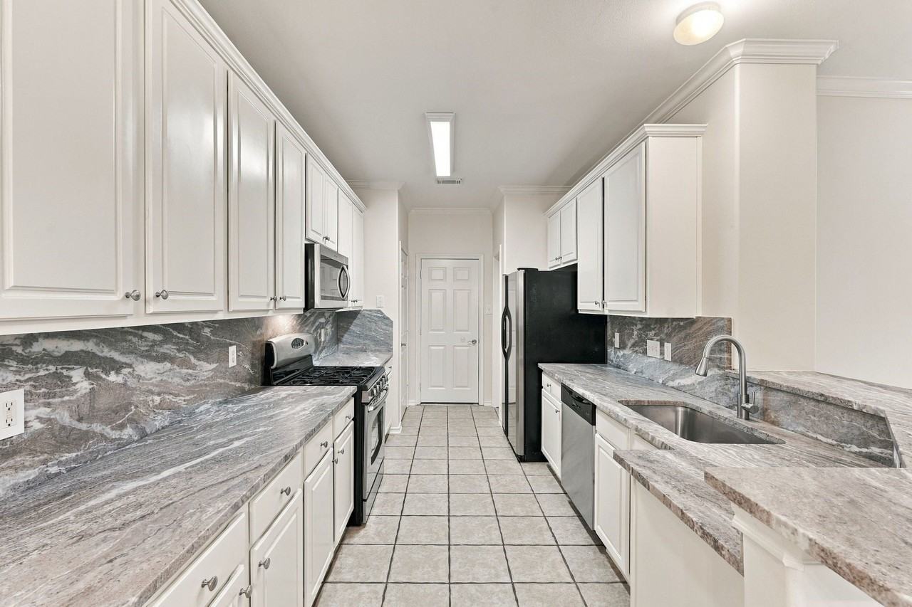 142 N Camellia Grove Cir - Photo 3 of 34