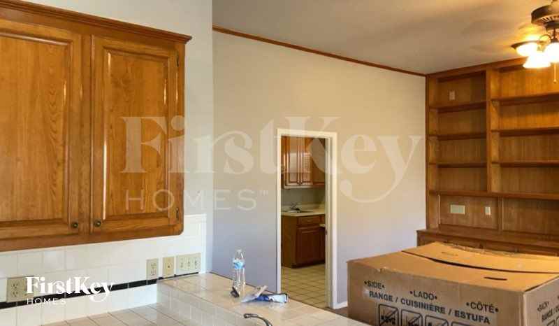 18317 Chestnut Oak Dr - Photo 2 of 13