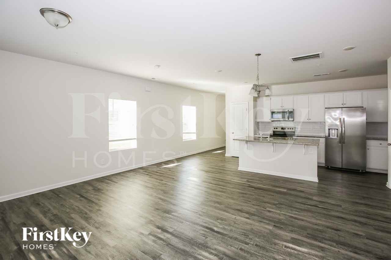 2062 Cypress Village Dr Nw - Photo 4 of 16