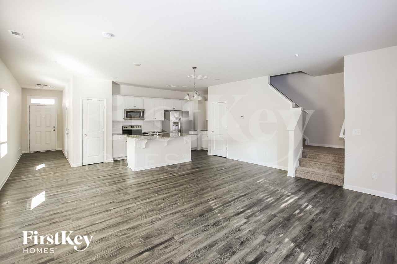 2062 Cypress Village Dr Nw - Photo 5 of 16