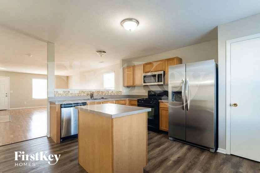 7454 Canal Highlands Blvd - Photo 4 of 15