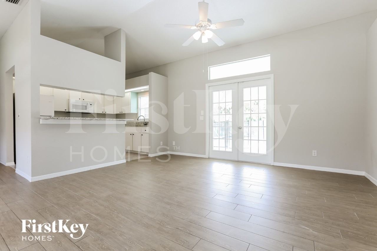 4390 La France Ave - Photo 2 of 16