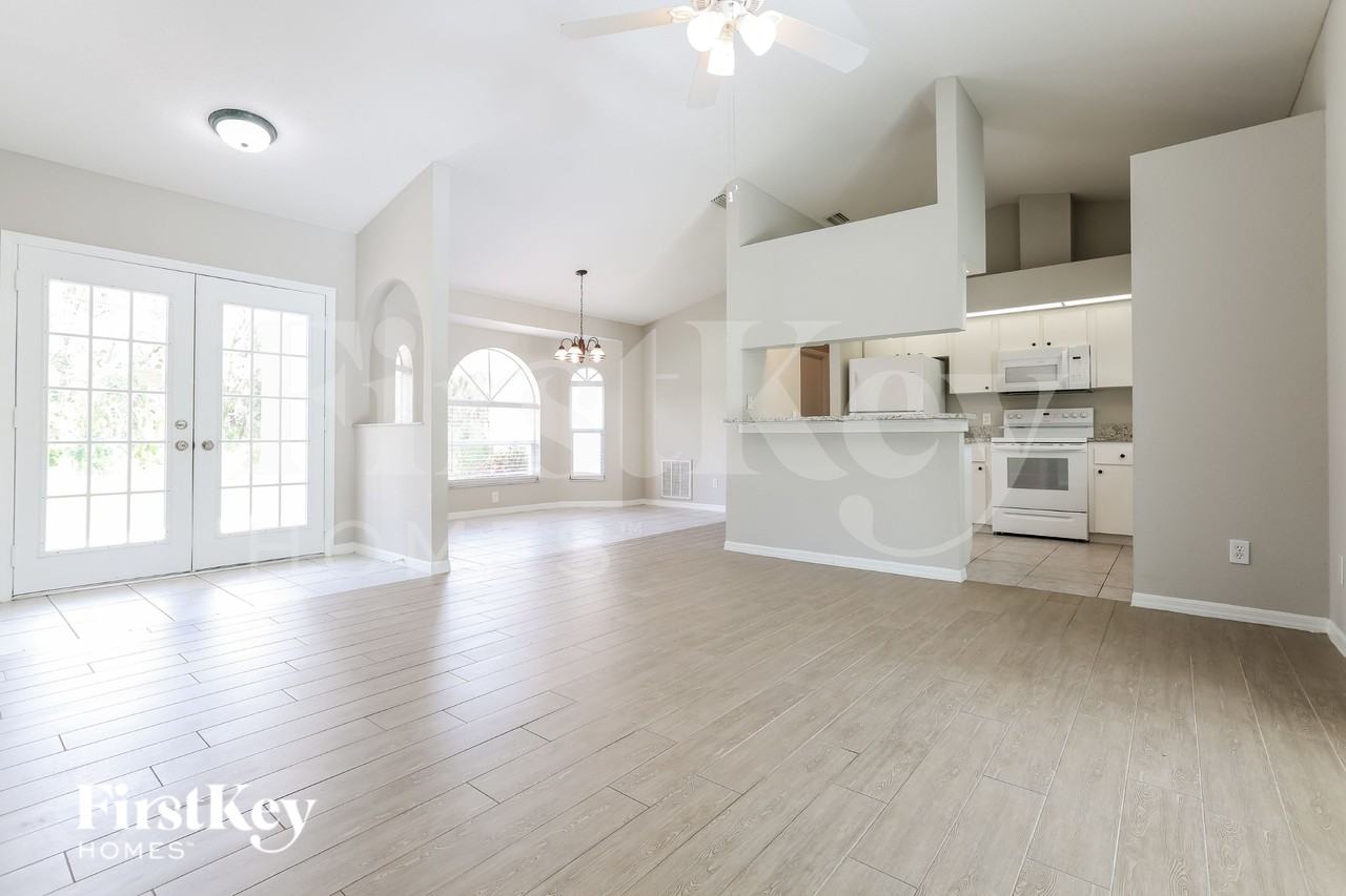 4390 La France Ave - Photo 3 of 16
