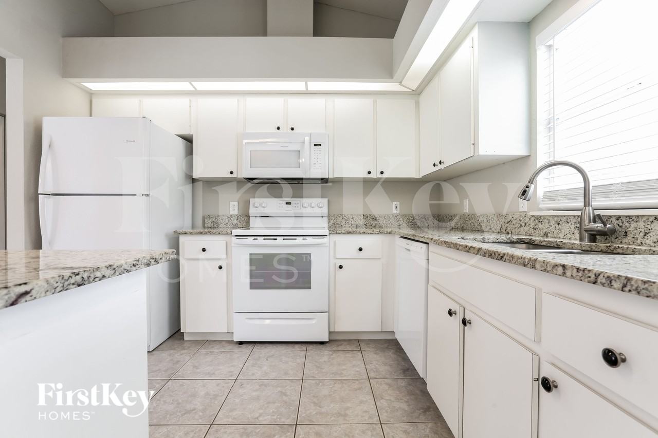 4390 La France Ave - Photo 6 of 16