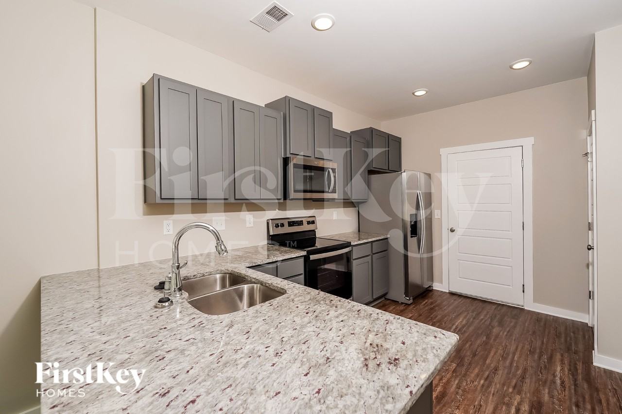615 Briar Ridge Cir - Photo 4 of 15