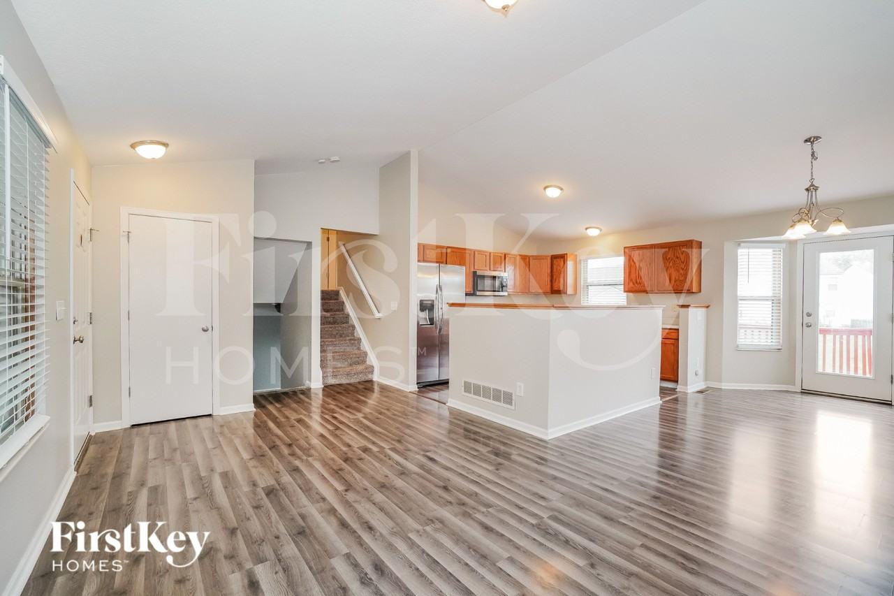 764 Sauter Ln - Photo 4 of 16