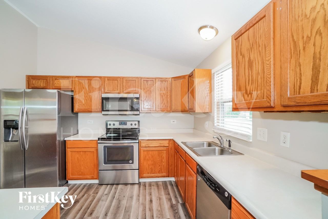764 Sauter Ln - Photo 7 of 16