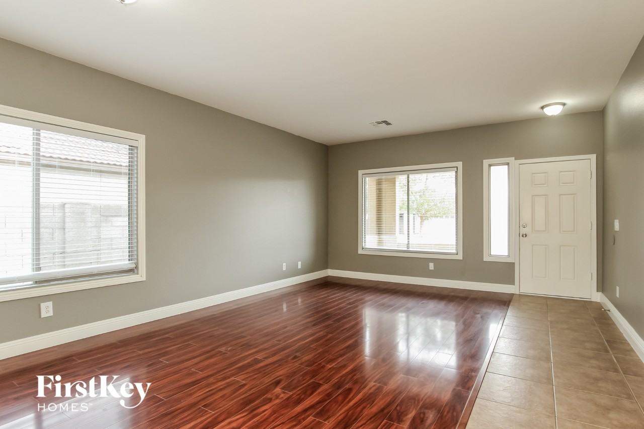 14642 W Gelding Dr - Photo 3 of 15