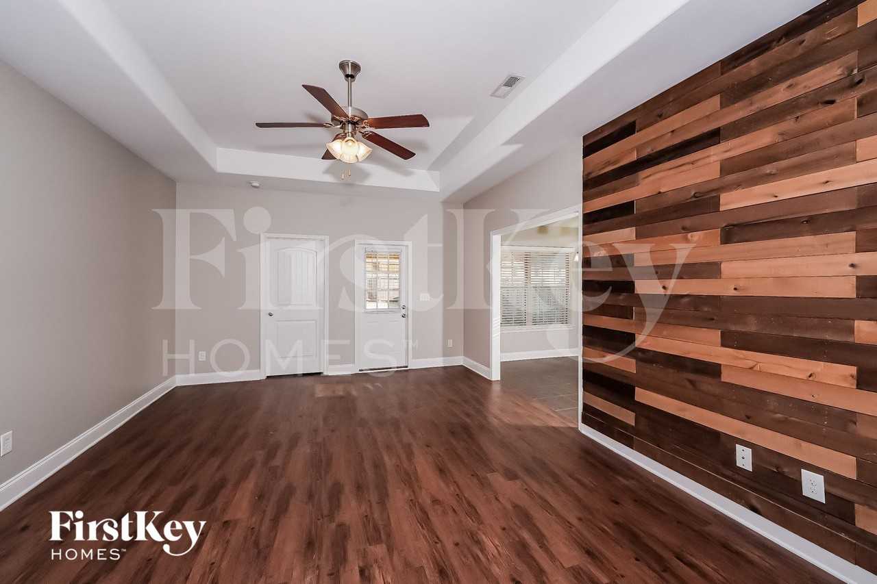 855 Clover Ave - Photo 2 of 15