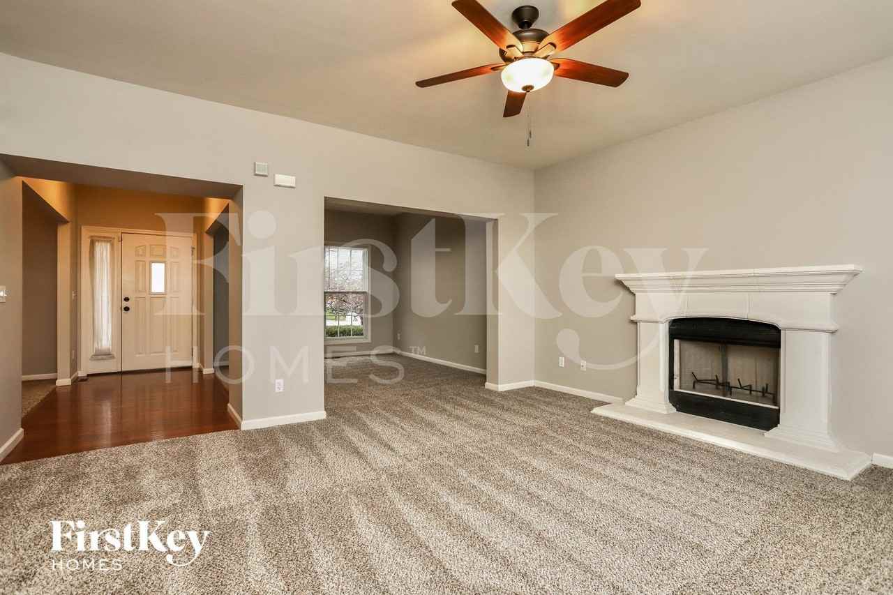 332 Centerfield Dr - Photo 7 of 15