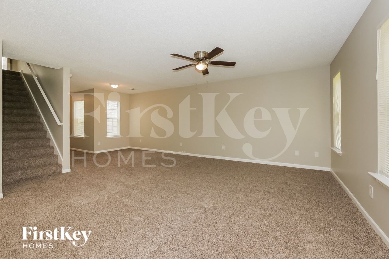 6221 Hickory Lane Cir - Photo 2 of 16