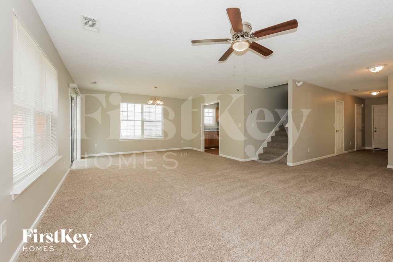 6221 Hickory Lane Cir - Photo 3 of 16