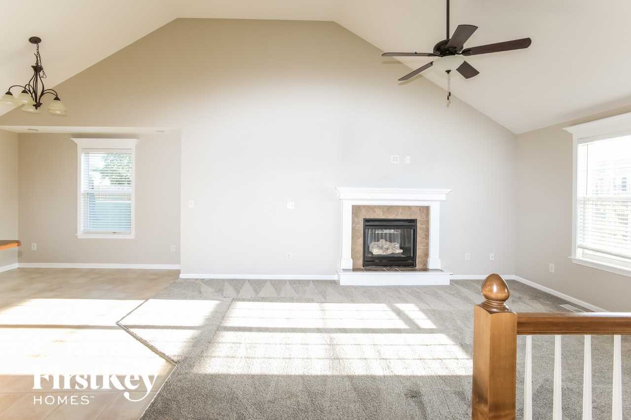 11724 N Farley Ave - Photo 2 of 15