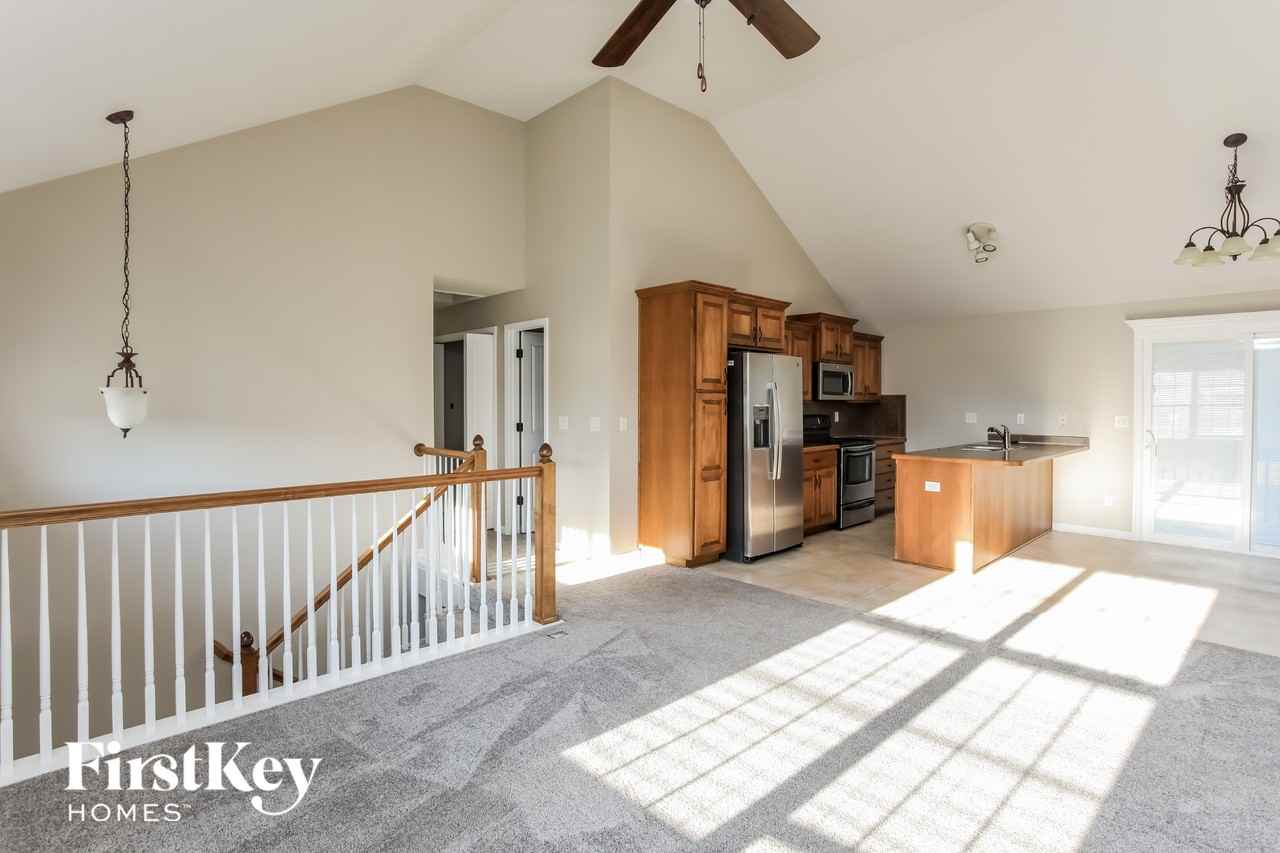 11724 N Farley Ave - Photo 3 of 15