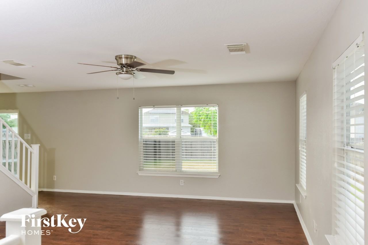 6515 Highland Grass - Photo 3 of 15
