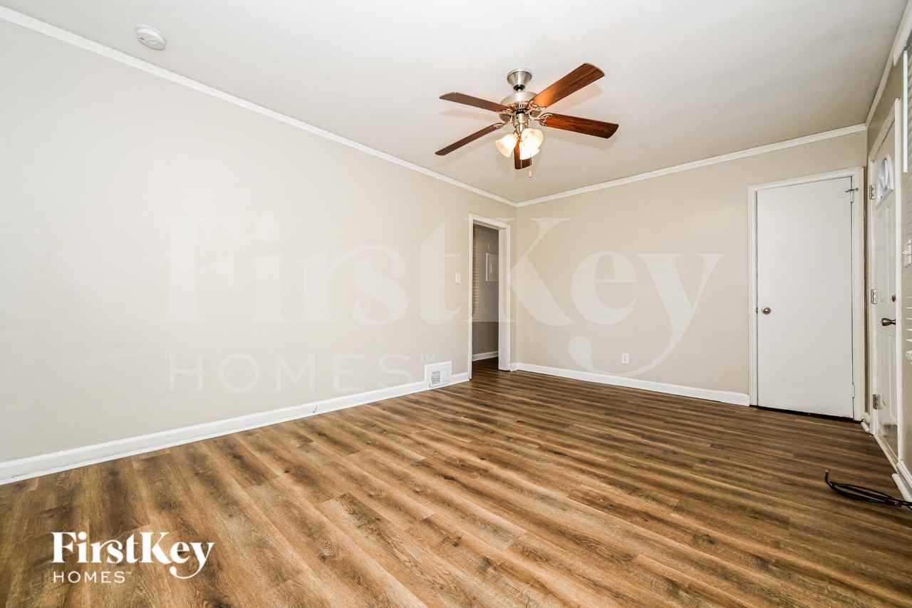 2119 Seavey Dr - Photo 4 of 17