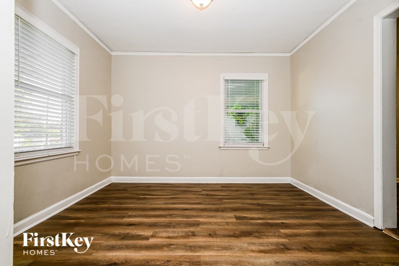 2119 Seavey Dr - Photo 6 of 17