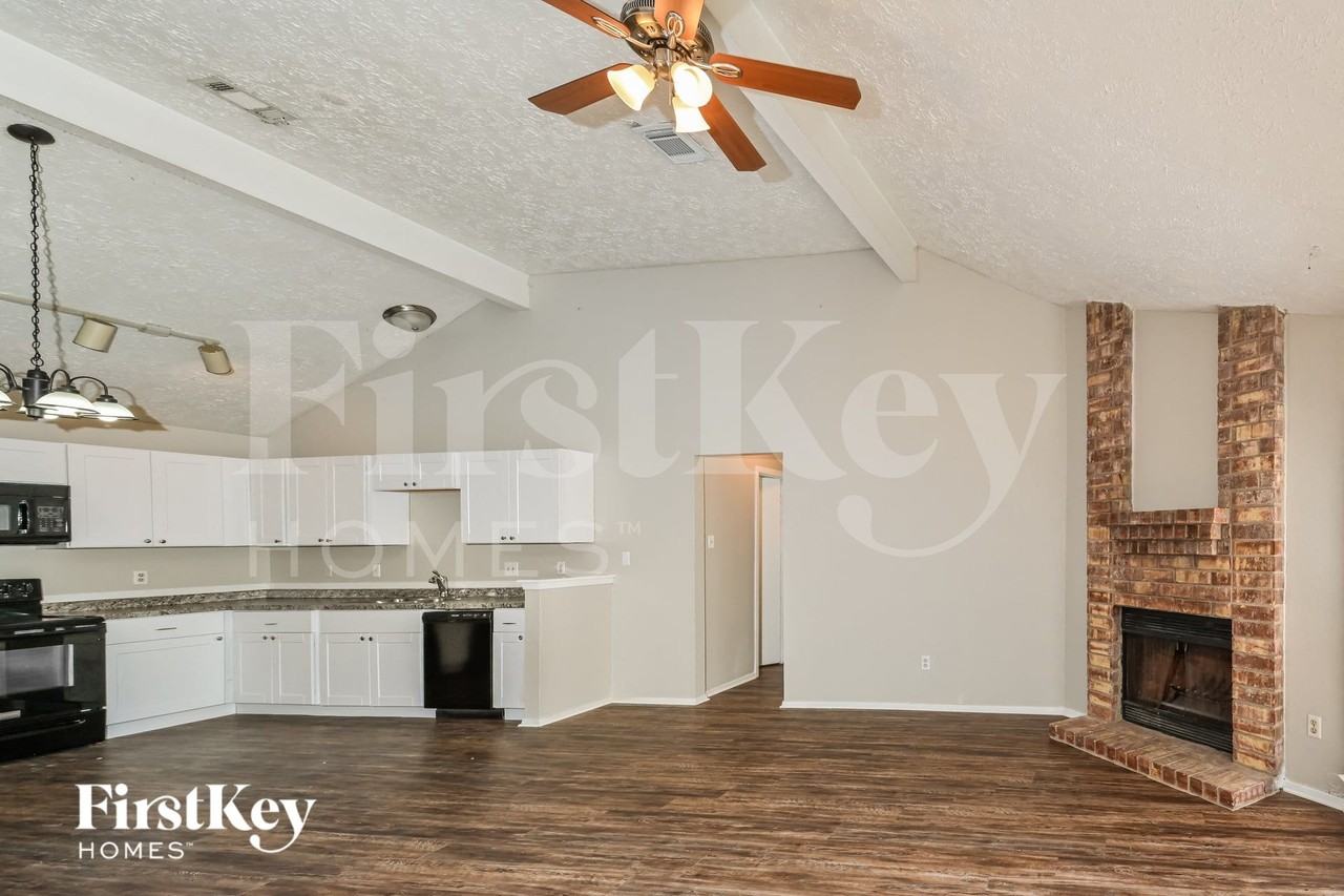 9230 Goodmeadow Dr - Photo 2 of 15