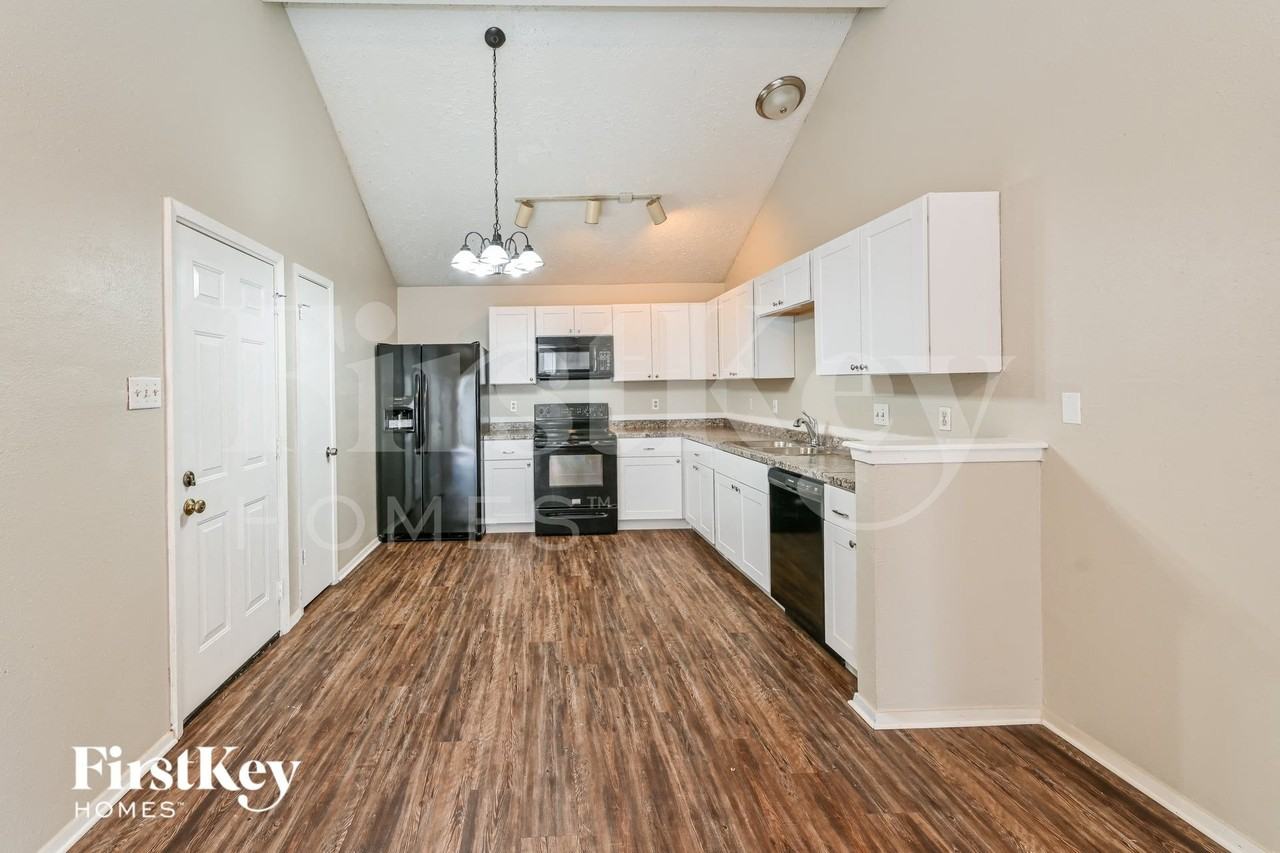 9230 Goodmeadow Dr - Photo 5 of 15