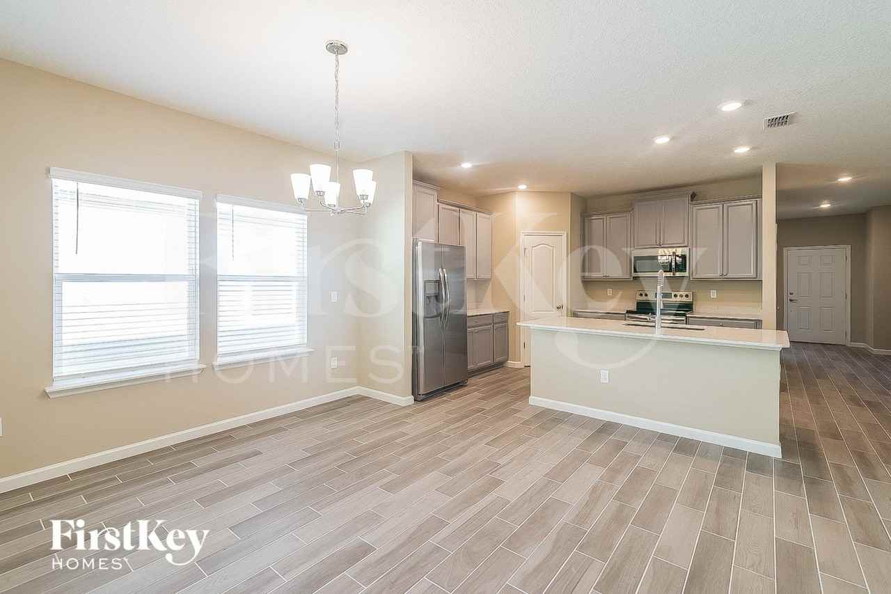850 Spotted Fox Ridge Ave - Photo 3 of 15