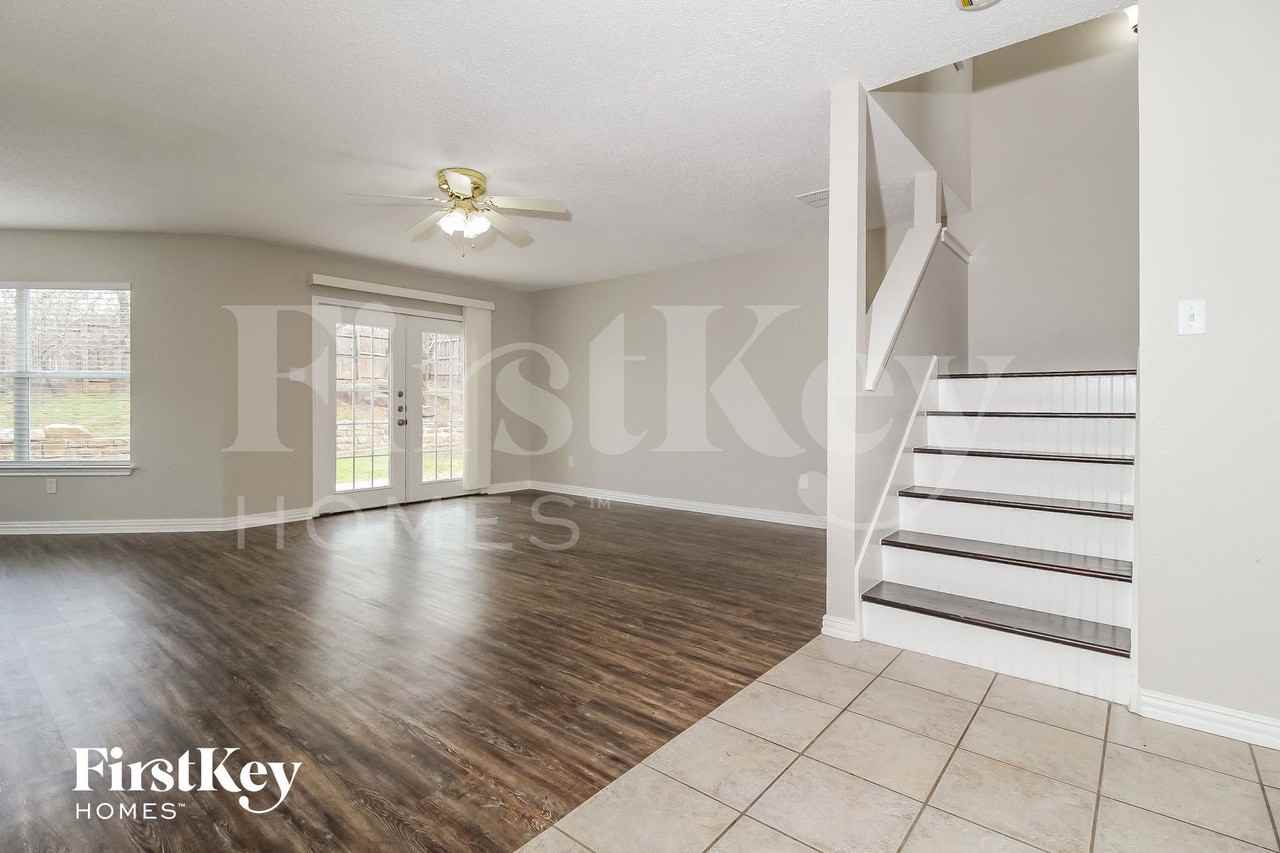 2010 Brazos Dr - Photo 2 of 15