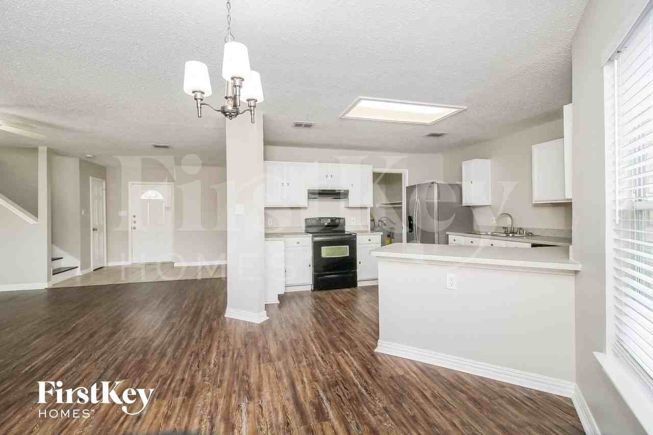 2010 Brazos Dr - Photo 5 of 15