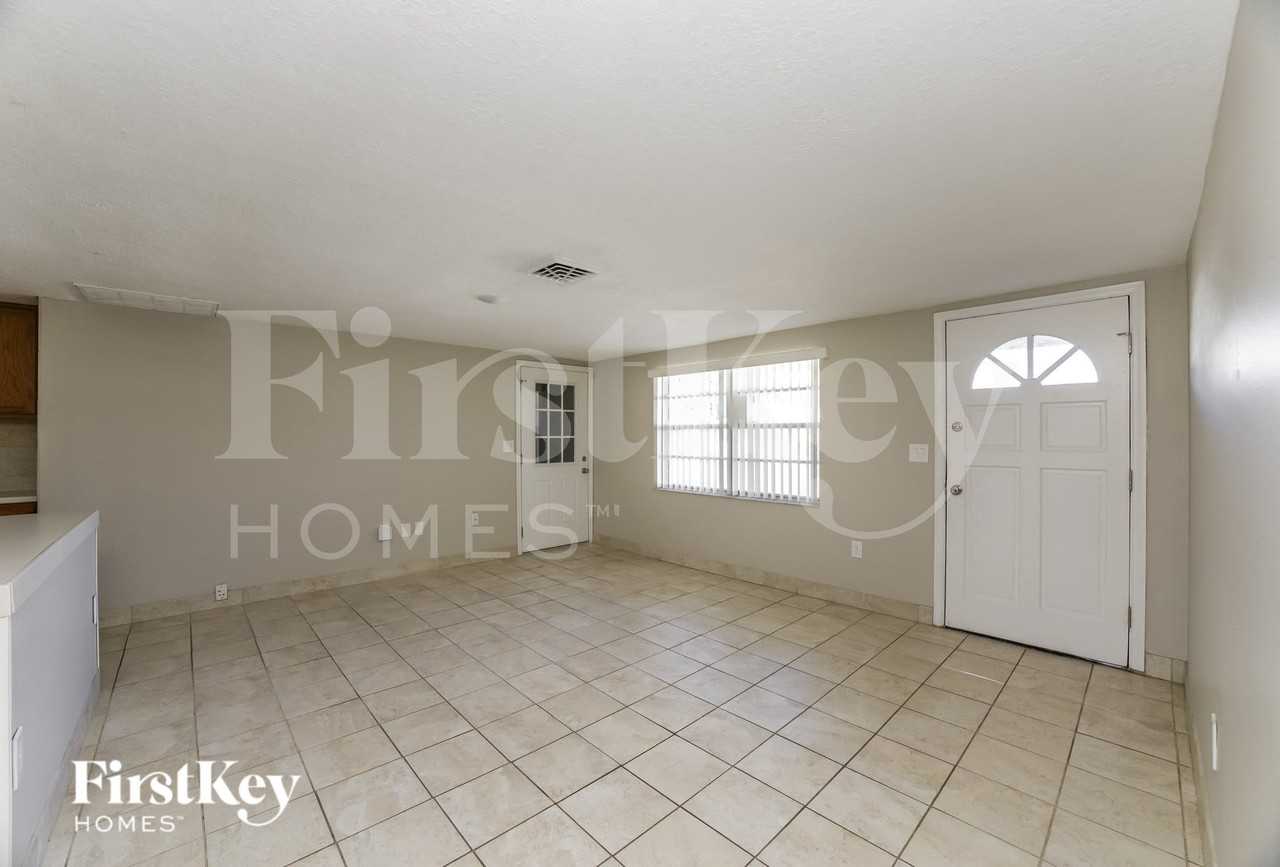 7530 Topay Ln - Photo 3 of 16