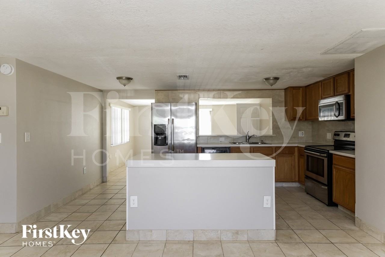 7530 Topay Ln - Photo 4 of 16