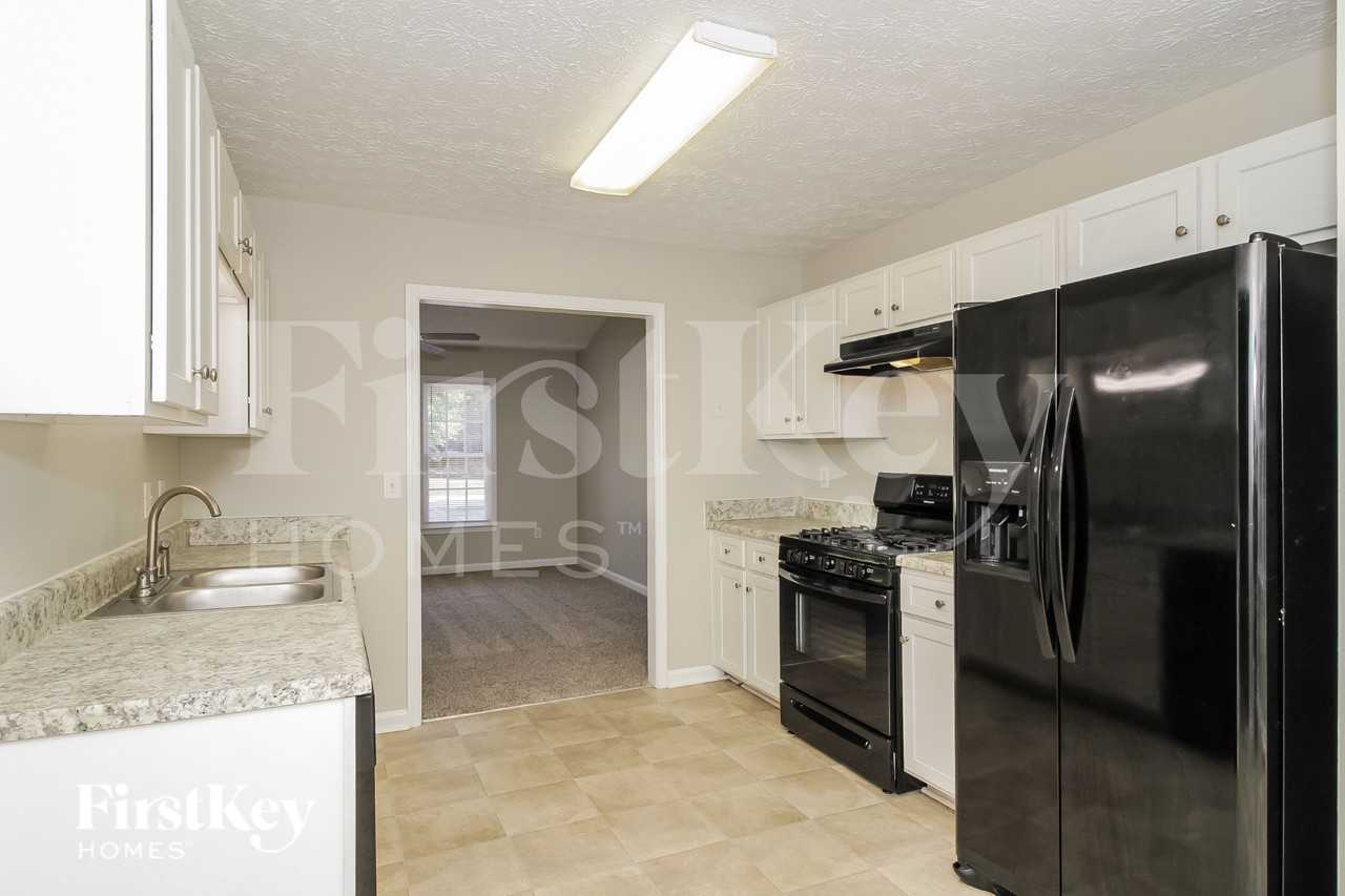 5160 Old Cartersville Rd - Photo 4 of 16