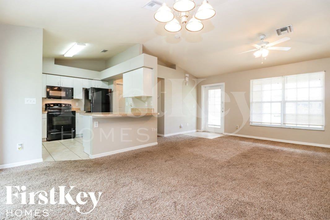 4617 4th St W - Photo 5 of 15