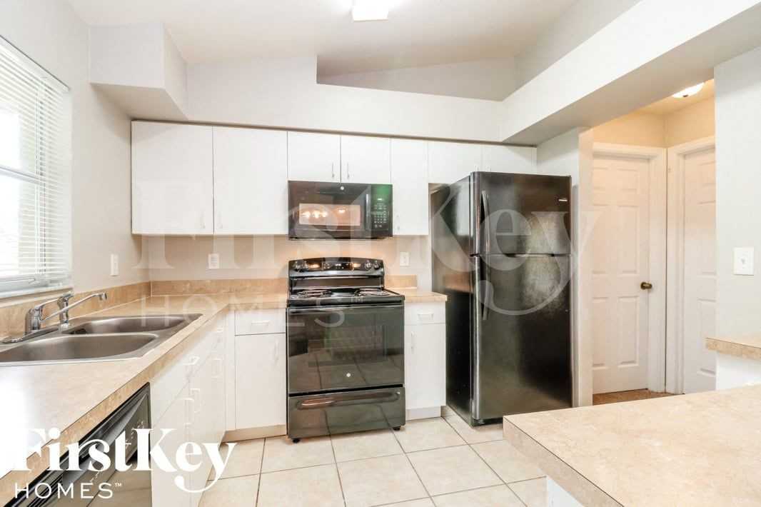 4617 4th St W - Photo 7 of 15