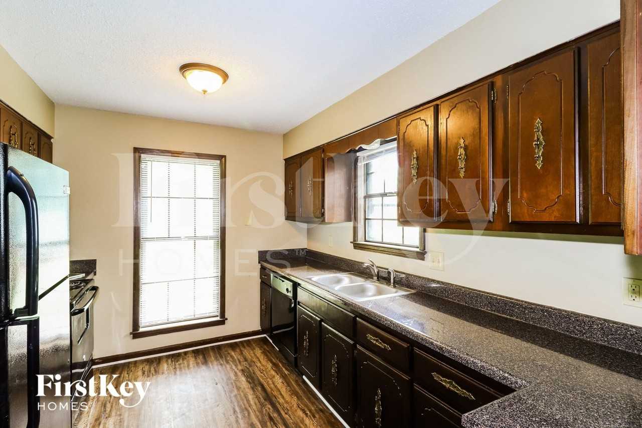 3577 Old Brownsville Rd - Photo 6 of 15