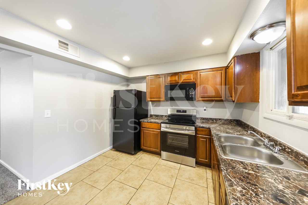 3526 W Sierra St - Photo 6 of 16